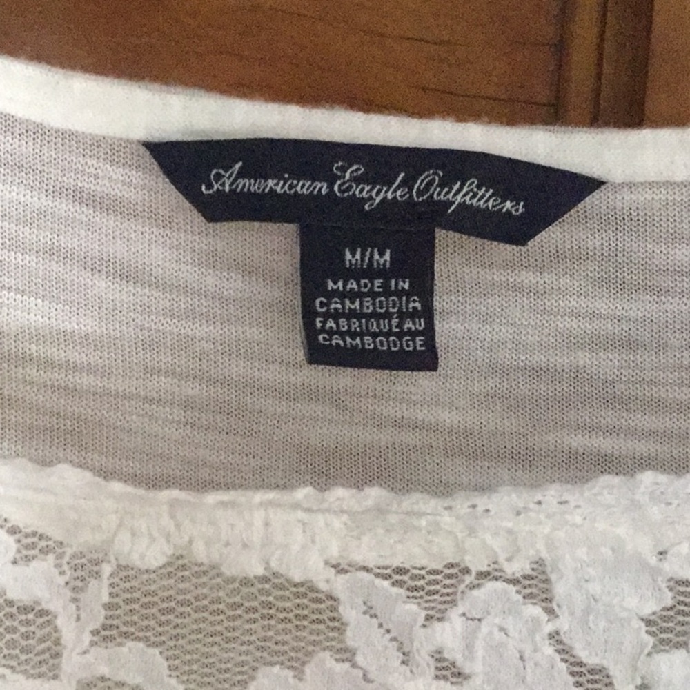 AE white peasant style blouse.      E010 - Picture 3 of 5